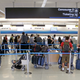 Cola en un aeropuerto. AP